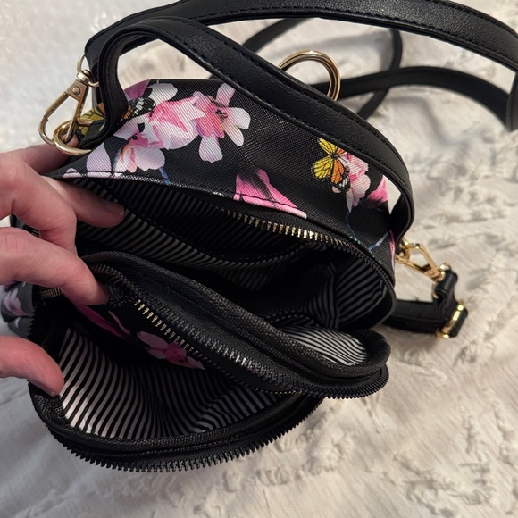 Floral Crossbody Bag can be worn as mini backpack see pics for measurements - Picture 7 of 7